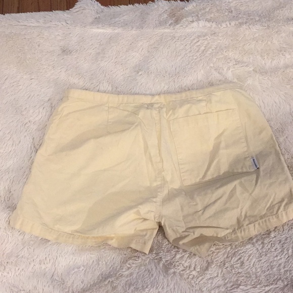 Women's Yellow Abercrombie & Fitch Boat Shorts - Picture 2 of 4